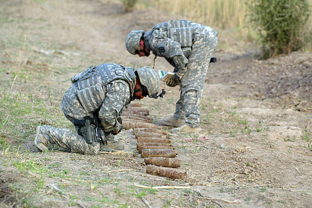 Ржавые снаряды. Фото: ALI YUSSEF/AFP via Getty Images) | Epoch Times Россия