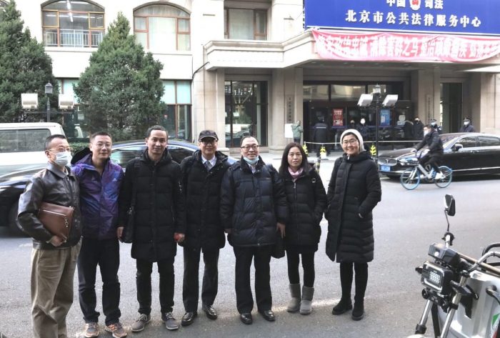 Адвоката лишили лицензии за защиту последователей Фалуньгун
