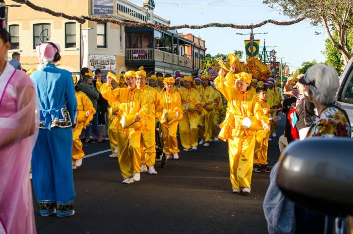 Пекин командует парадом в Австралии