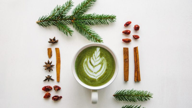 Зелёный чай издавна славится как успокаивающее, освежающее и укрепляющее здоровье тонизирующее средство. (franz12 / Shutterstock) | Epoch Times Россия