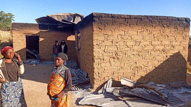 Выжившие после нападения 26 ноября на деревню Теегбе, Нигерия. (Lawrence Zongo/The Epoch Times)  | Epoch Times Россия