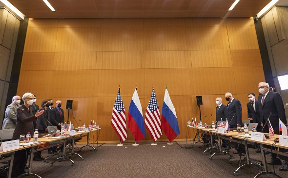 Переговоры в Женеве. Фото: Denis Balibouse / AP | Epoch Times Россия