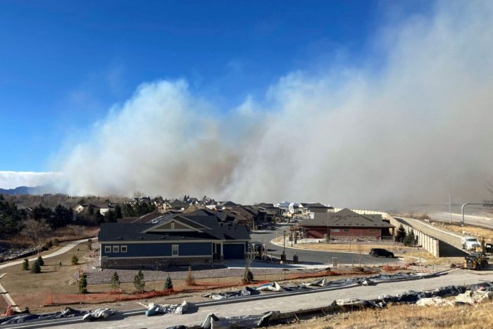 Пожары в Колорадо: 30000 эвакуированных, сотни домов сгорели