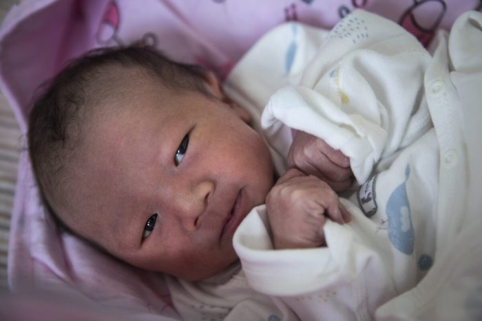 Рождаемость в Китае упала до рекордного уровня
