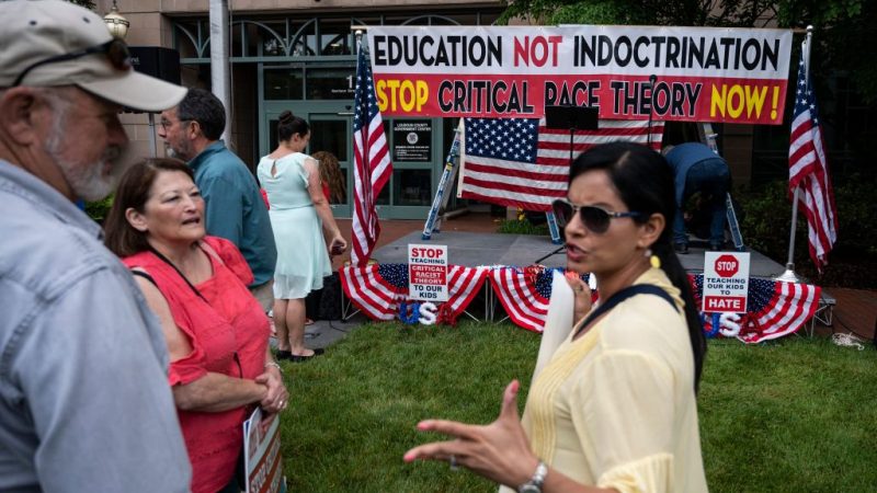 На митинге против преподавания в школах критической расовой теории. Штат Вирджиния, 12 июня 2021 г. (Andrew Caballero-Reynolds/AFP via Getty Images) | Epoch Times Россия