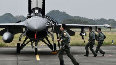Тайвань отреагировал на очередное вторжение китайских самолётов