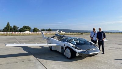 В Словакии успешно прошёл испытания первый летающий автомобиль