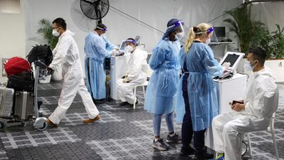 Австралия мобилизует 150000 медиков из частных клиник для борьбы с «Омикроном»