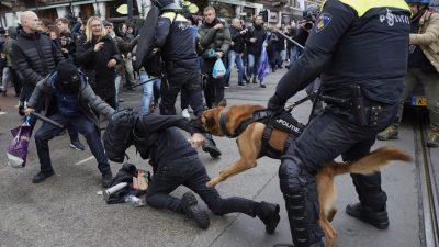 Протесты в Нидерландах против антиковидных мер закончились столкновениями с полицией