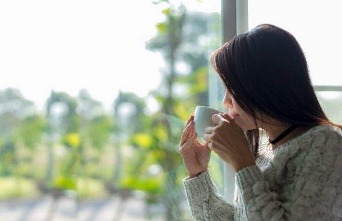 Если вы относитесь к числу тех, кто не может обойтись без глотка чая или кофе, у вас есть причины чувствовать себя хорошо. (Image: Wanida Prapan via Dreamstime)
 | Epoch Times Россия