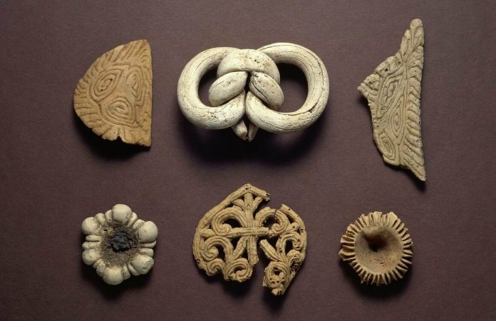 Старинное печенье 1300-летней давности хорошо сохранило свою форму. (Image: via The British Museum.)  | Epoch Times Россия