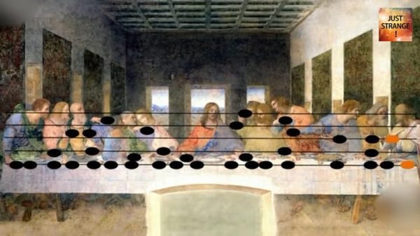 Фреска Леонардо да Винчи «Тайная вечеря» с нотами и нотами. (Image: Just Strange via YouTube)