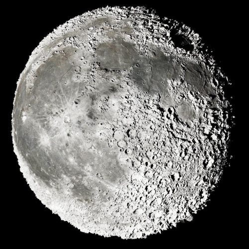 Фотограф использует 200 тысяч снимков Луны для отражения её рельефа