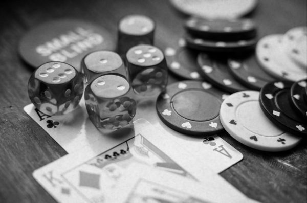Таким образом, азартные игры заложили начало к упадку состояния семьи Шэн. (Фото: ThorstenF via Pixabay)