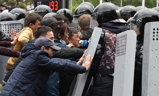 Казахская полиция обнаружила захоронения участников массовых беспорядков