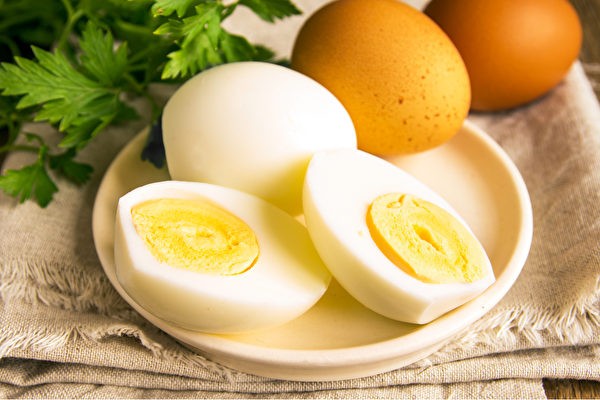 Яйца — это белковая пища с высоким содержанием аминокислот (изображение: Shutterstock)