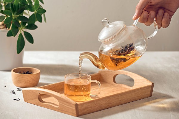 Правильное употребление чая может оказать положительное воздействие на здоровье, но многие люди пьют чай неправильно (изображение: Shutterstock) | Epoch Times Россия