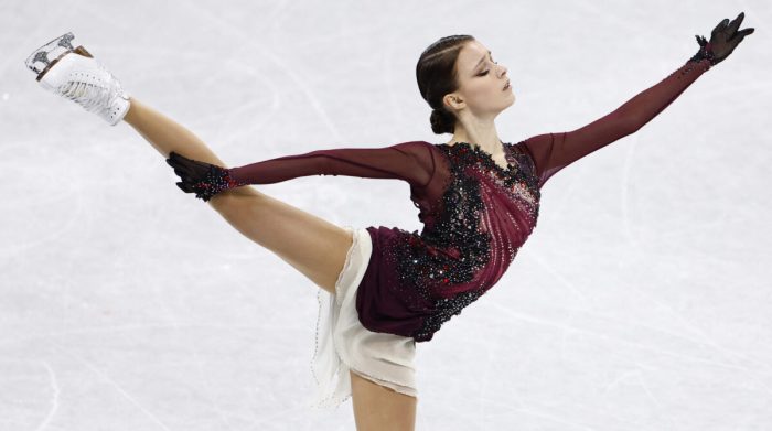 Фигуристка Анна Щербакова выиграла золото в произвольной программе на Олимпиаде