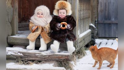 Фотограф запечатлела малышей в очаровательных шубах