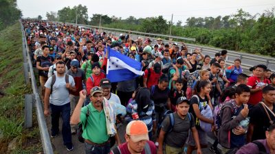 Тысячи кубинцев бегут в Никарагуа в надежде попасть в США