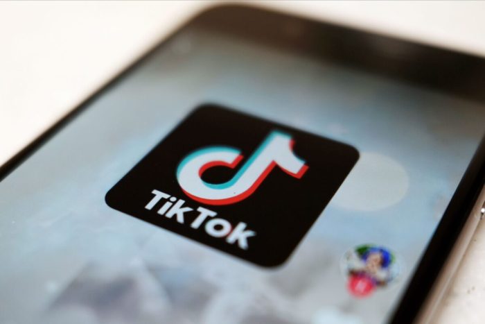Пользователи TikTok передают данные китайским спецслужбам