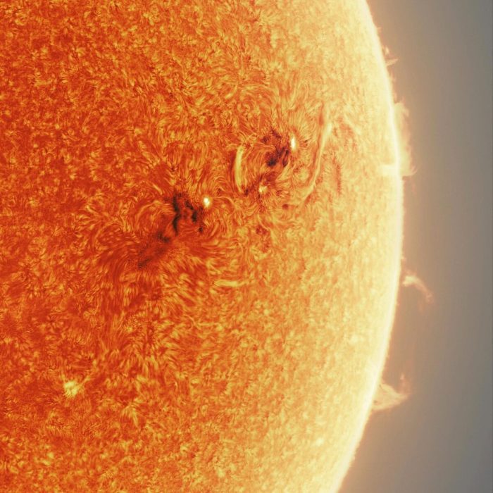 Потрясающая мозаика фотографий Солнца составлена из трёхсот тысяч снимков