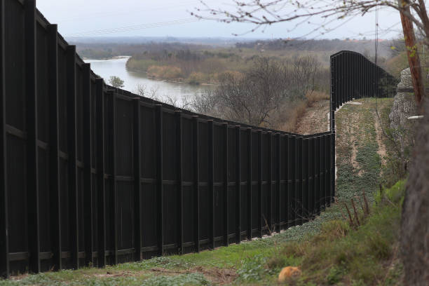 Пограничный забор. Фото: Joe Raedle/Getty Images | Epoch Times Россия