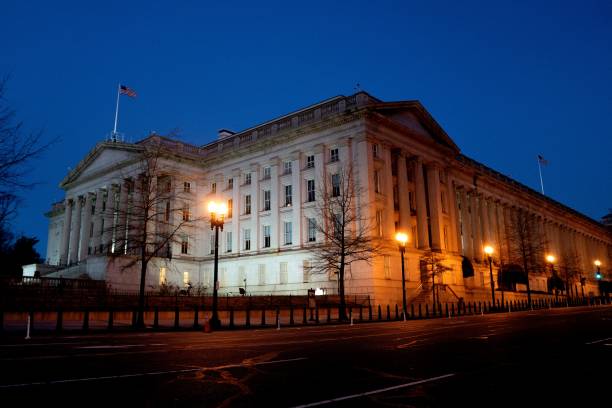 Здание Министерства финансов США в Вашингтоне. Фото: STEFANI REYNOLDS/AFP via Getty Images) | Epoch Times Россия