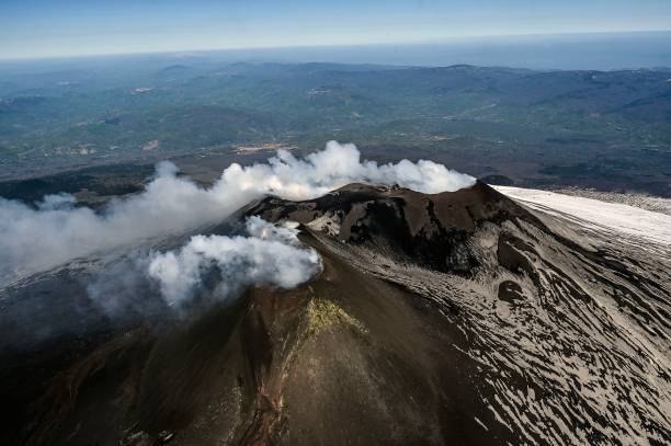Вид на кратеры Этны с вертолёта. Фото: Fabrizio Villa/Getty Images | Epoch Times Россия