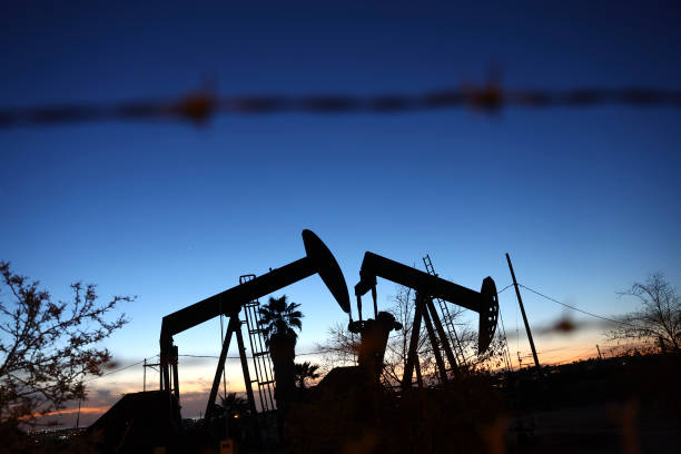 Насосная установка на добычу нефти. Фото:  Mario Tama/Getty Images | Epoch Times Россия