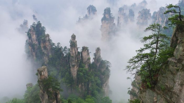 Горы «Аватар» в национальном парке Чжанцзяцзе в регионе Хунань, Китай. (Фото: iStock) | Epoch Times Россия