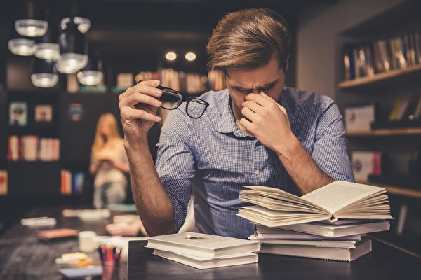 Я последовал совету своего наставника и перестал воспринимать усталость как заслугу (изображение: Shutterstock) | Epoch Times Россия