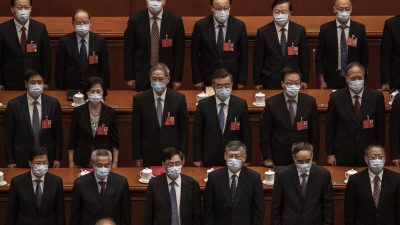 Си Цзиньпин озабочен плохим здоровьем партийных функционеров и военачальников