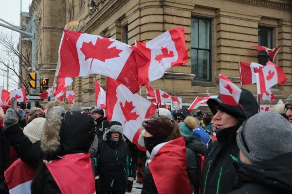 Протестующие в Оттаве, Канада, 12 февраля 2022 года. Фото: Richard Moore/The Epoch Times