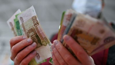 Fitch будет считать дефолтом купонные выплаты России по евробондам в рублях