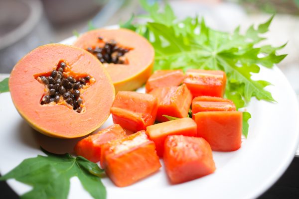  Достичь передозировки витамином С довольно сложно, потому что он не накапливается в организме. (Papaya/shutterstock)