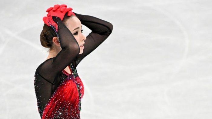 Камила Валиева завоевала олимпийское золото в составе сборной России. (Фото: Peter Kneffel/dpa) | Epoch Times Россия