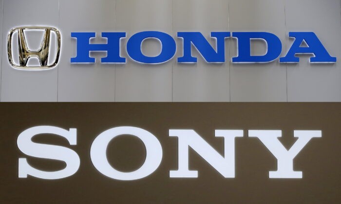 Логотипы Honda Motor Co. 14 февраля 2013 года в Питтсбурге и Sony Corp. 14 ноября 2018 года в Токио. (AP Photo)
 | Epoch Times Россия