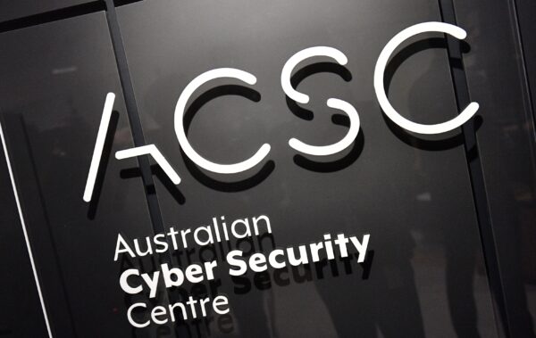 Логотип Австралийского центра кибербезопасности (ACSC) в бизнес-парке Бриндабелла в Канберре, Австралия, 16 августа 2018 года. (AAP Image/MickTsikas)