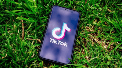 TikTok не будет транслировать видео в России