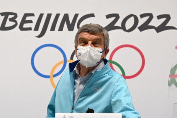 Президент Международного олимпийского комитета (МОК) Томас Бах на пресс-конференции в Главном медиацентре 18 февраля 2022 года. (GabrielBouys/AFP viaGettyImages)