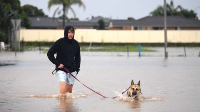 Полмиллиона австралийцев экстренно эвакуируют из-за наводнений