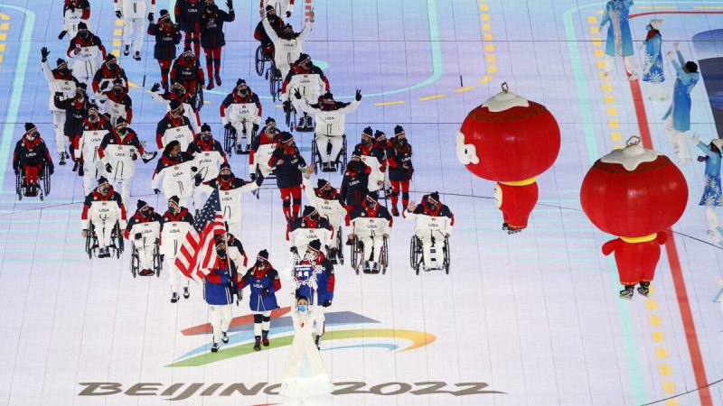 Сборная США на церемонии открытия зимних Паралимпийских игр 2022 года в Пекине на Пекинском национальном стадионе в Пекине, 4 марта 2022 года. Фото: Steph Chambers/Getty Images  | Epoch Times Россия