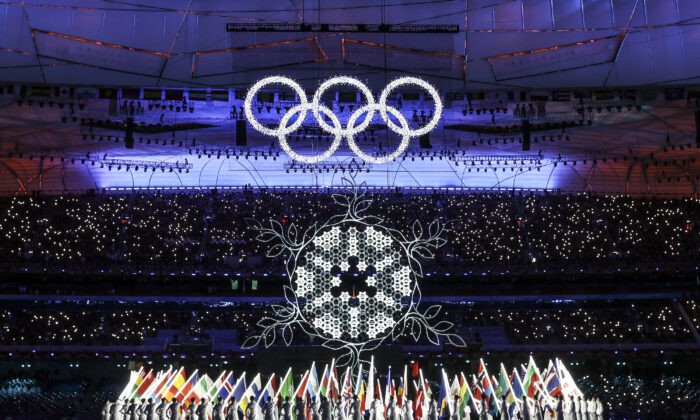 Во время церемонии закрытия зимних Олимпийских игр 2022 года в Пекине на 16-й день на Пекинском национальном стадионе в Пекине, Китай, 20 февраля 2022 года. (MajaHitij/GettyImages) | Epoch Times Россия