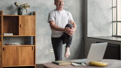 Стоять на одной ноге — признак хорошего здоровья
