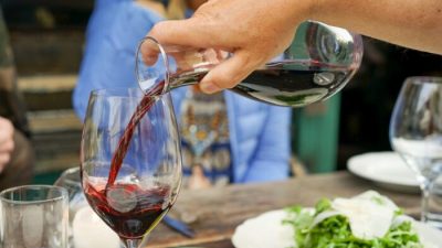 Вино с едой может снизить риск диабета 2 типа