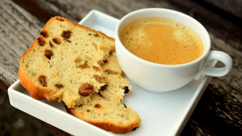 Фото: pixabay.com/photos/coffee-bread-food-snack-pastry-842020/ License      | Epoch Times Россия