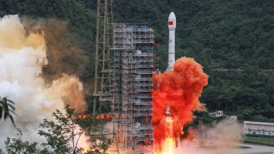 Китай запускает новый спутник. Австралия, Великобритания и США объявили о начале разработки гиперзвуковых ракет