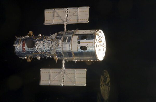 FILE PHOTO: This still image photo taken May 13, 2009 and released May 14, 2009 shows the Hubble Space Telescope. REUTERS/NASA