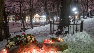 Россия потребовала от Латвии не допустить демонтажа пяти советских мемориалов